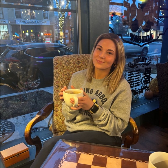 Meet your Posher, Camy - Picture 3 of 3